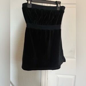 Black velvet strapless top